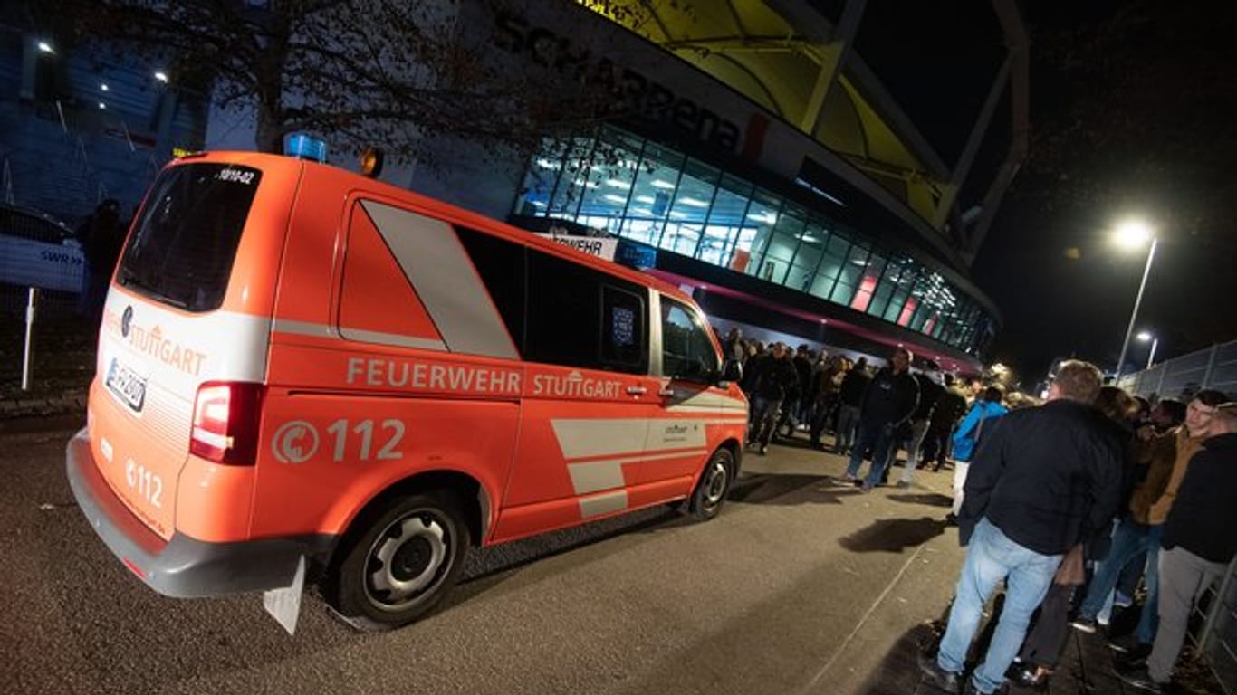 Die Partie in Stuttgart war infolge eines Feueralarms und der daraus resultierenden Evakuierung für knapp 45 Minuten unterbrochen worden.