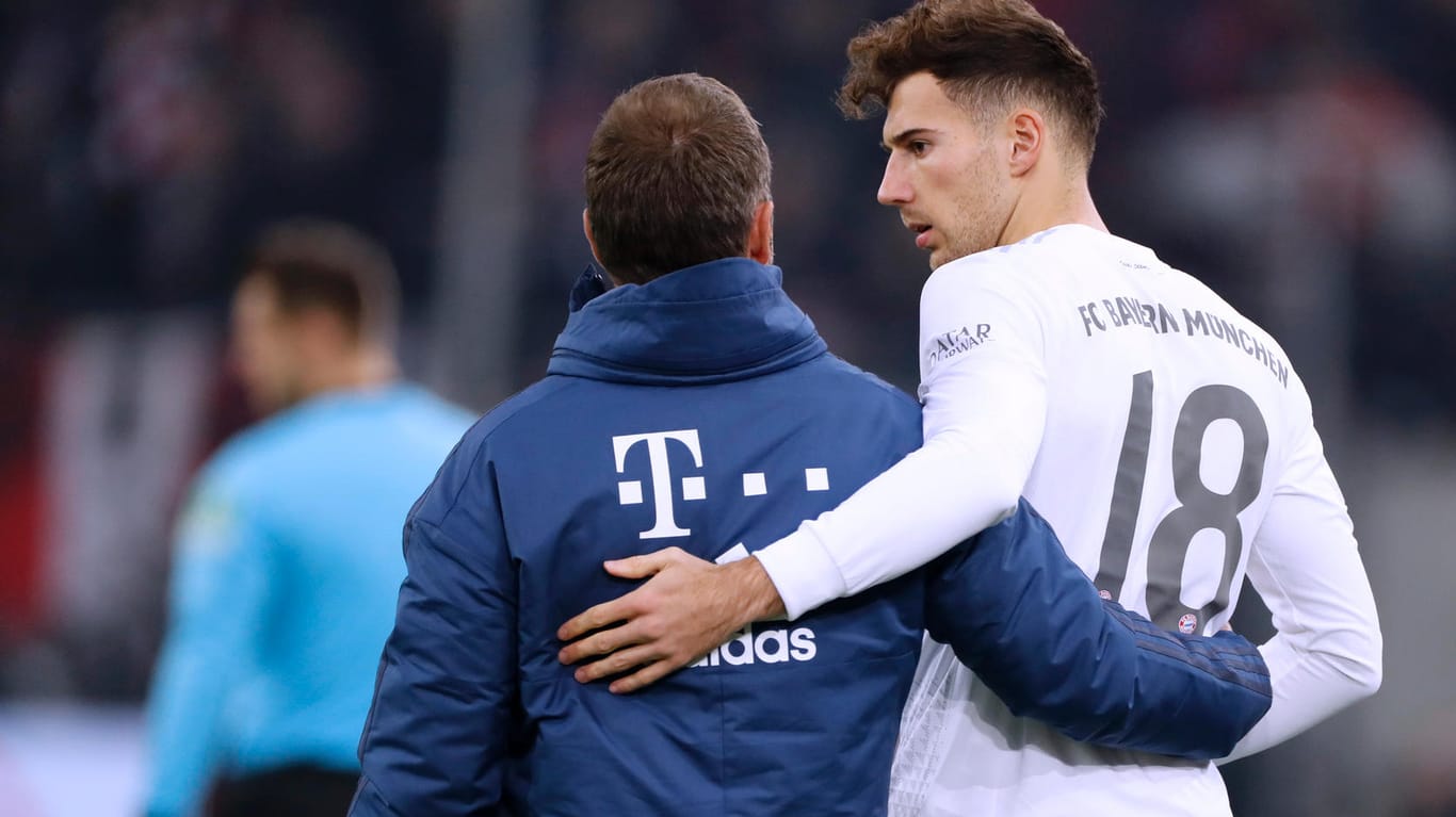 Leon Goretzka: Der Bayern-Spieler (re.) mit Trainer Hansi Flick.