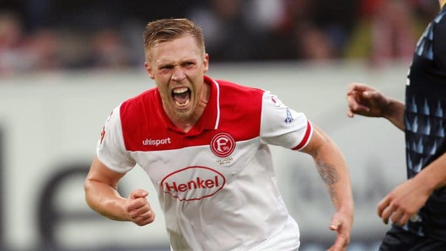 Trifft derzeit gut für Fortuna Düsseldorf: Stürmer Rouwen Hennings. Trifft derzeit gut für Fortuna Düsseldorf: Stürmer Rouwen Hennings.