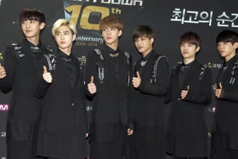 Die südkoreanische Boyband EXO-K: Die Band zählt zu den bekanntesten K-Pop Bands und feiert auch internationale Erfolge. Doch in diesem Musikbusiness herrscht großer Druck.