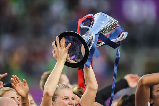Die Champions League der Frauen wurde reformiert: Der Pokal des Wettbewerbs.