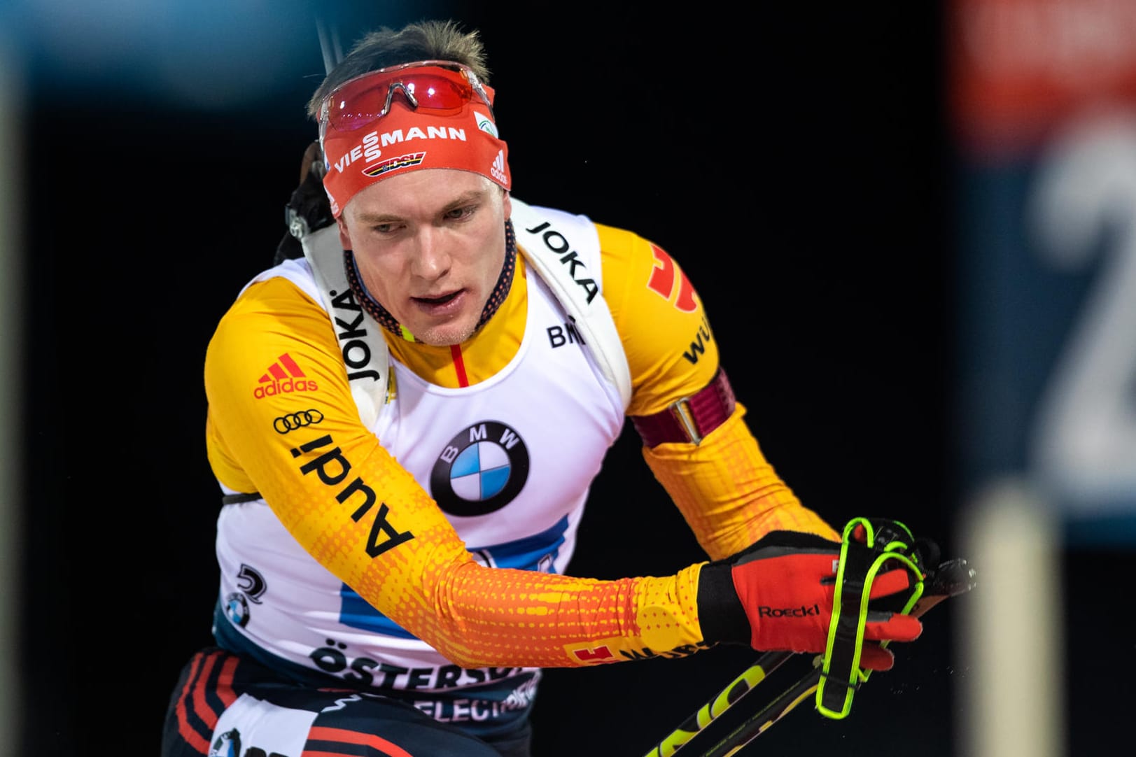 Verpasste die Top 15: Benedikt Doll (hier beim Mixed-Teamrennen am 30. Novemberin Östersund).)