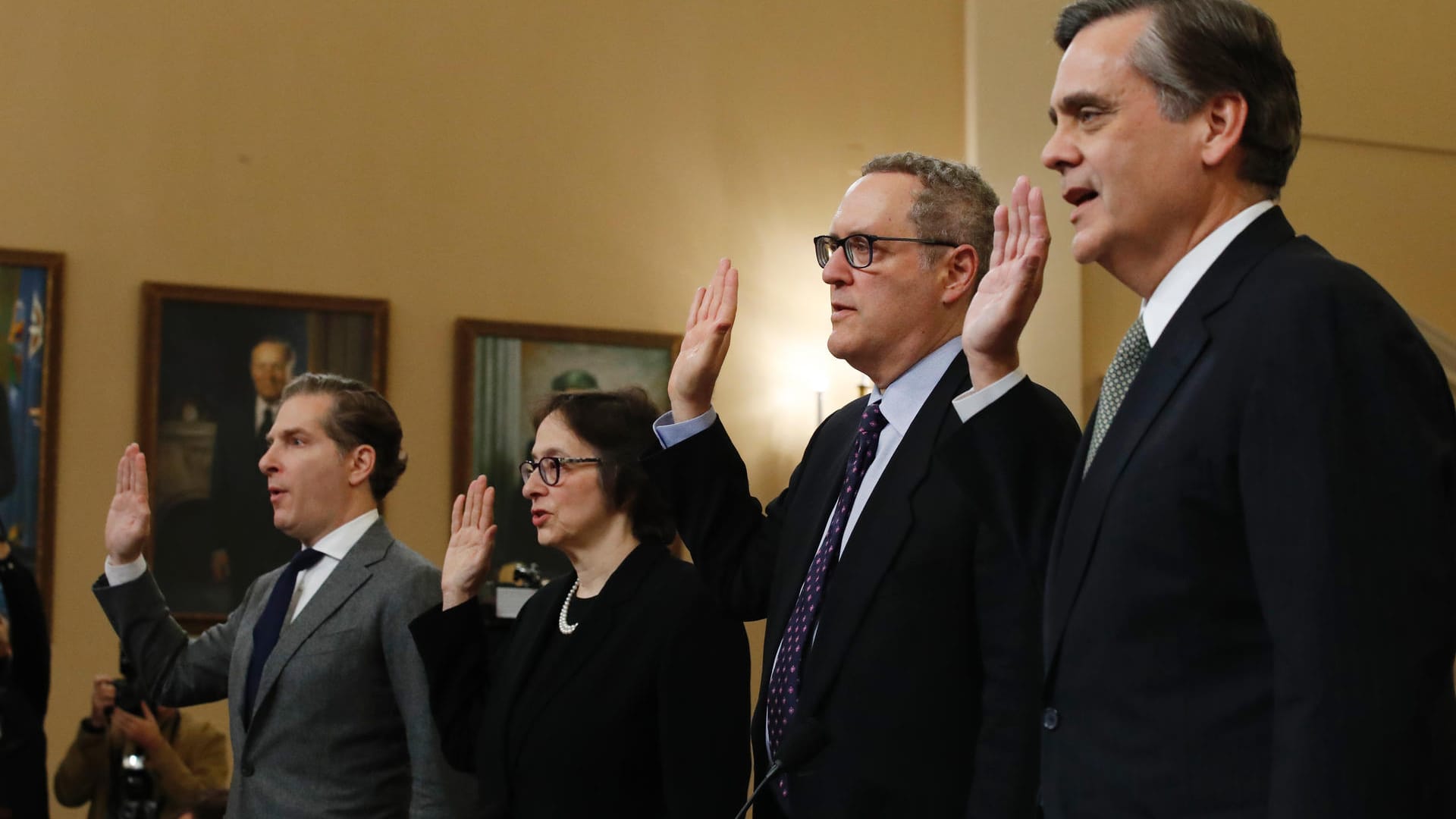 Die Zeugen Noah Feldman, Pamela Karlan, Jonathan Turley und Michael Gerhardt.