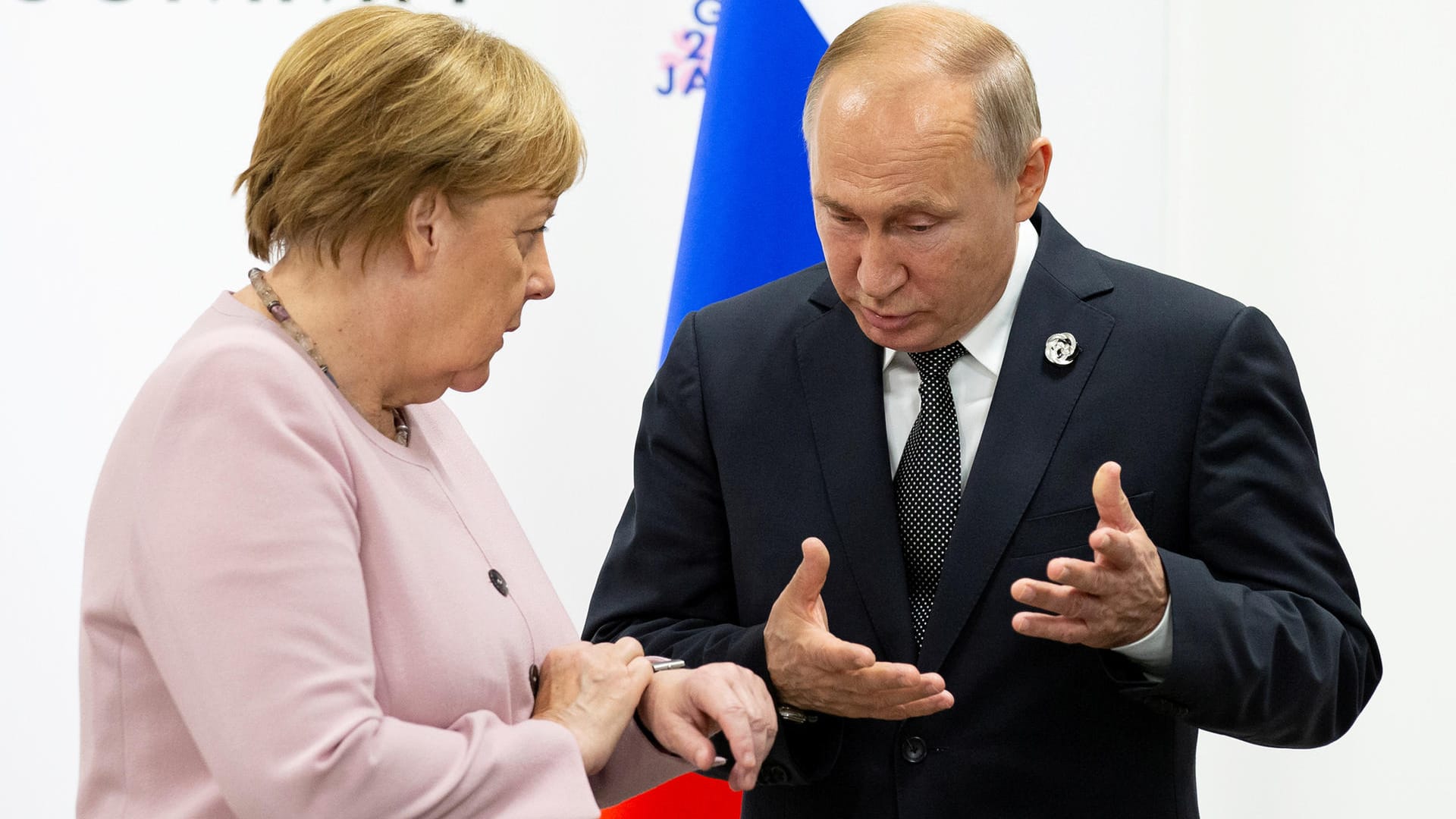 Angela Merkel im Gespräch mit Waldimir Putin: Der Mord an einem Georgier in Berlin sorgt für eine diplomatische Krise zwischen Deutschland und Russland.