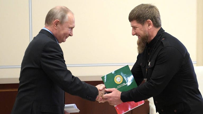 Wladimir Putin mit seinem tschetschenischen Statthalter Ramzan Kadyrov.
