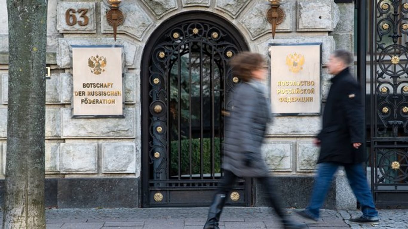 Russische Botschaft in Berlin-Mitte: Der mutmaßliche Auftragsmord an einem Georgier hat eine diplomatische Krise zwischen Deutschland und Russland ausgelöst.