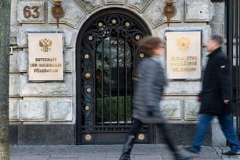 Russische Botschaft in Berlin-Mitte: Der mutmaßliche Auftragsmord an einem Georgier hat eine diplomatische Krise zwischen Deutschland und Russland ausgelöst.