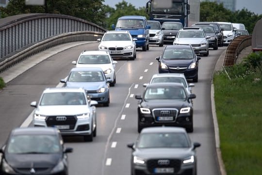Um die Klimaziele im Verkehr zu erreichen, hat das Umweltbundesamt in einem internen Bericht drastische Einschnitte empfohlen.