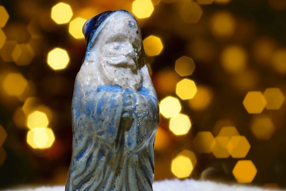 Blauer Weihnachtsmann: Die kleine Figur wurde bei Ausgrabungsarbeiten in Akron, Ohio entdeckt.