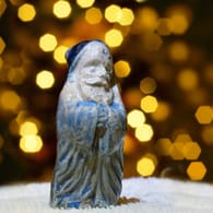 Blauer Weihnachtsmann: Die kleine Figur wurde bei Ausgrabungsarbeiten in Akron, Ohio entdeckt.