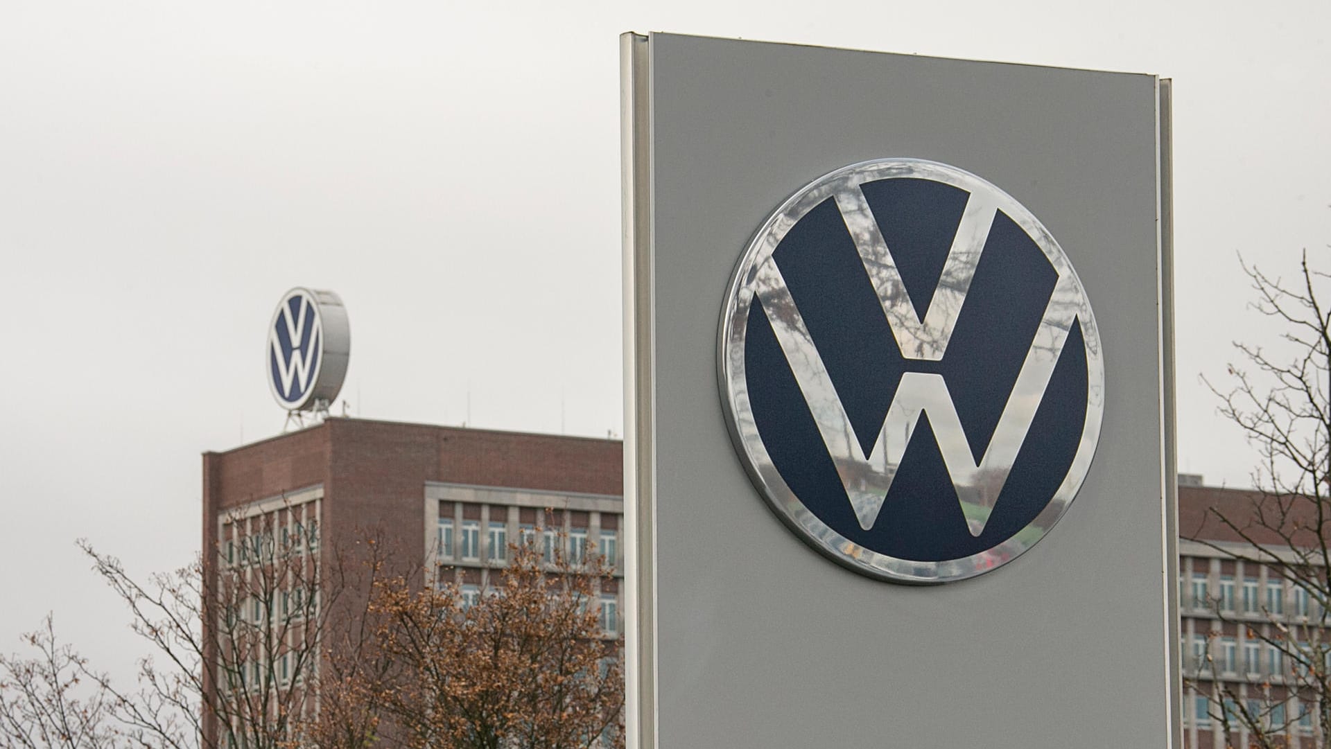 VW-Logo: Wie der Vorstandschef durchblicken lässt, liegt der Gewinn der VW-Tochter sicherlich über dem Vorjahresniveau von 2,61 Milliarden Euro.