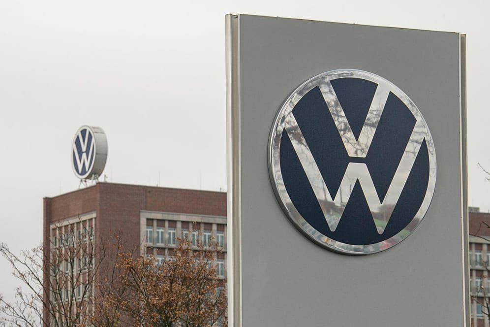 VW-Logo: Wie der Vorstandschef durchblicken lässt, liegt der Gewinn der VW-Tochter sicherlich über dem Vorjahresniveau von 2,61 Milliarden Euro.