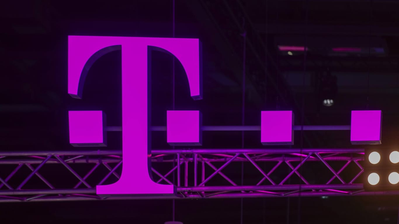 Das Logo der Telekom: Wegen der Unsicherheiten mit Huawei stoppt der Provider neue Verträge für 5G-Technik.