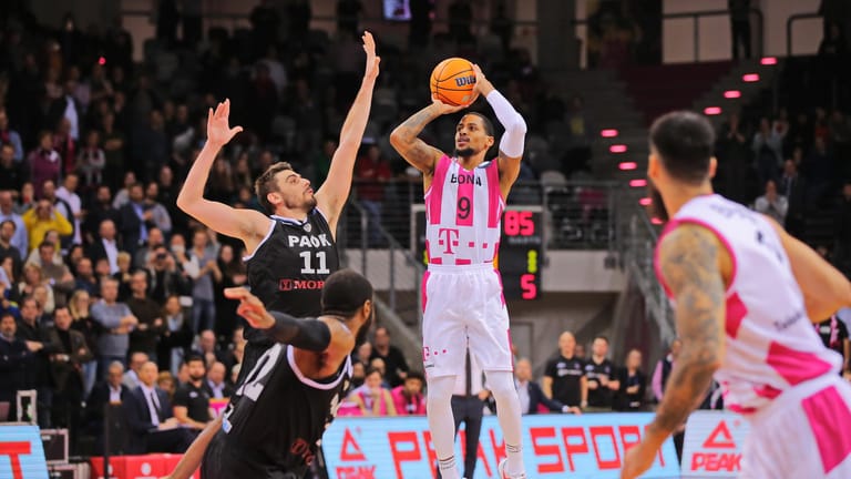 Telekom Baskets Bonn gegen Paok Thessaloniki: In der Basketball-Bundesliga muss für die Baskets ein Sieg drin sein.