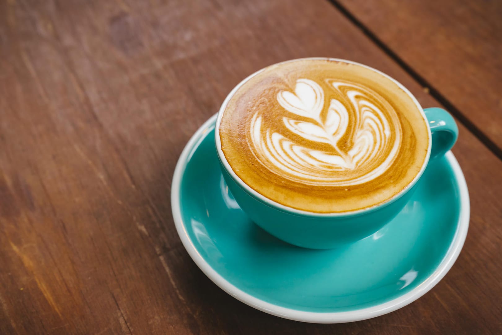 Kaffeegeschenke zu Weihnachten: Aus schönen Tassen schmeckt der Kaffee besonders gut.