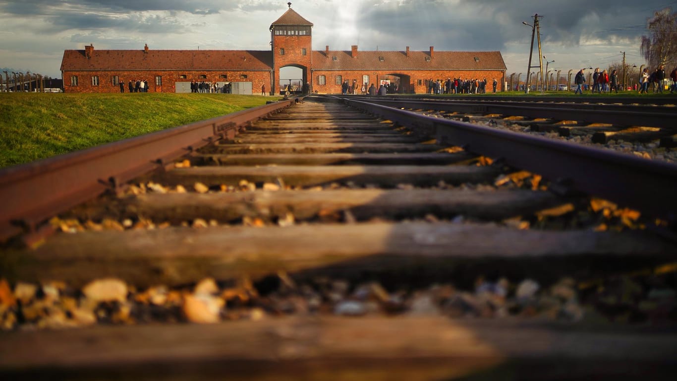 Eingang zum ehemaligen Vernichtungslager Auschwitz-Birkenau.