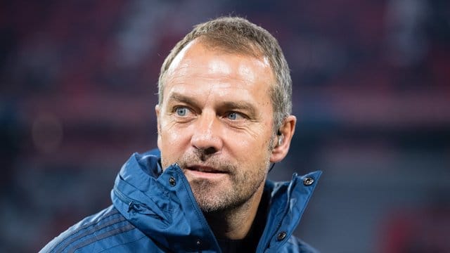 Bleibt weiter entspannt: Bayern-Coach Hansi Flick.