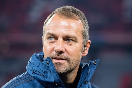 Bleibt weiter entspannt: Bayern-Coach Hansi Flick.