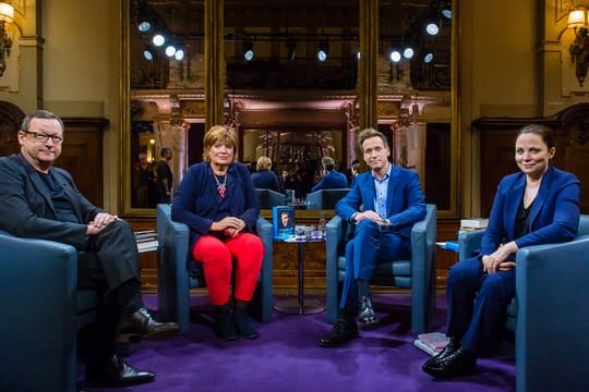 Matthias Brandt (l-r), Christine Westermann, Volker Weidermann und Thea Dorn im "Literarischen Quartett".