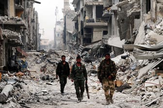 Zerstörter Straßenzug in Syriens Hauptstadt Damaskus: Weite Teile des Landes sind vom Krieg verwüstet.