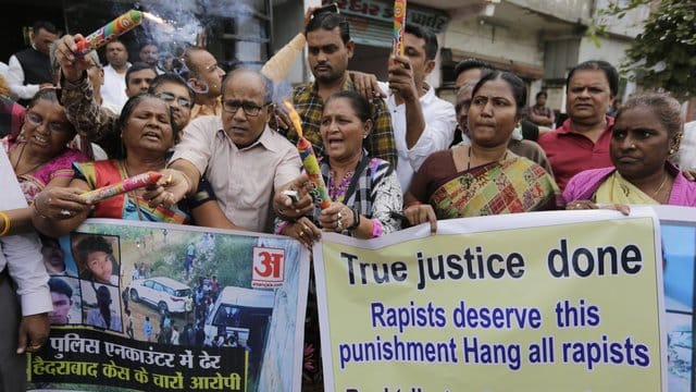 Immer wieder lösen Fälle sexueller Gewalt gegen Frauen und Kinder in Indien auch international Bestürzung aus. Immer wieder lösen Fälle sexueller Gewalt gegen Frauen und Kinder in Indien auch international Bestürzung aus.