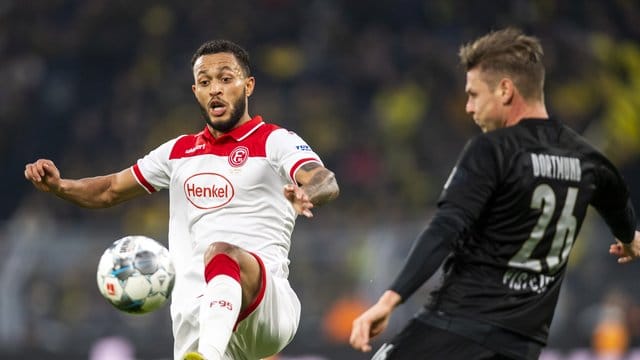 Lewis Baker und Lukasz Piszczek