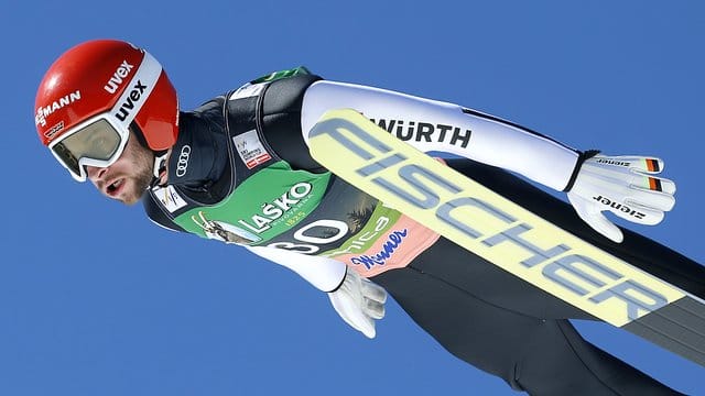 Markus Eisenbichler peilt im Einzel beim Skisprung-Weltcup im russischen Nischni Tagil eine Podestplatzierung an.