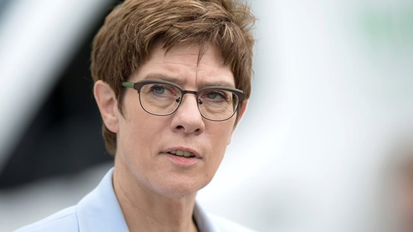 Annegret Kramp-Karrenbauer ist Vorsitzende der CDU und Bundesministerin für Verteidigung.