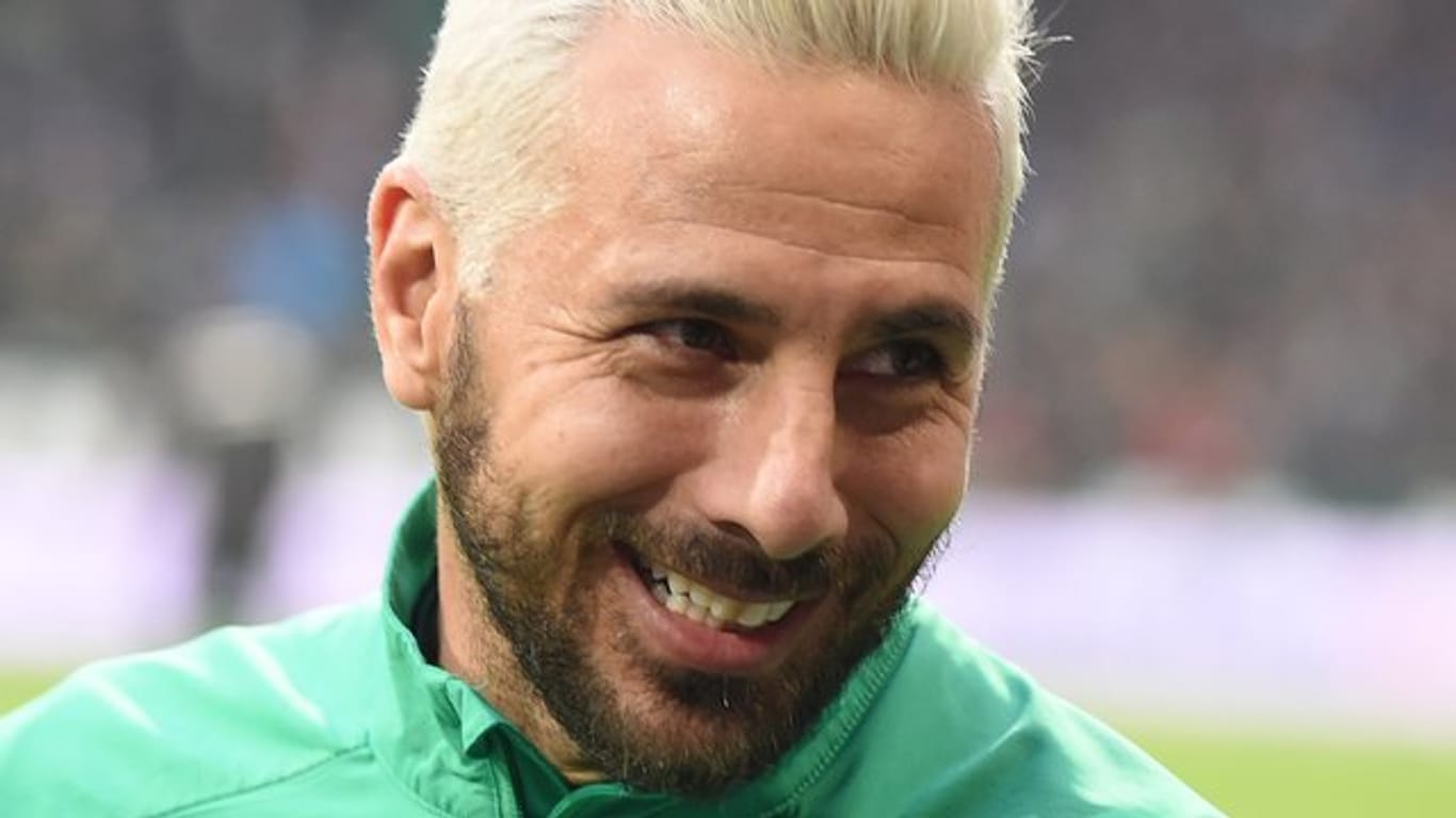 Werders Claudio Pizarro hat im Alter von 41 Jahren einen weiteren Bundesliga-Rekord aufgestellt.
