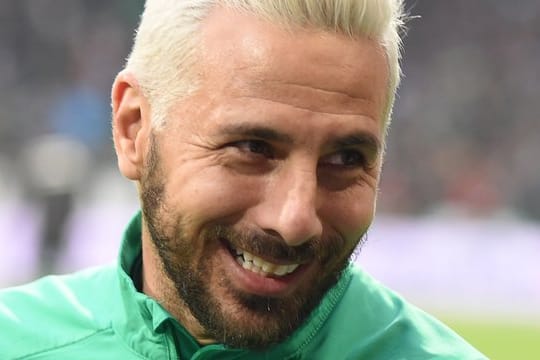 Werders Claudio Pizarro hat im Alter von 41 Jahren einen weiteren Bundesliga-Rekord aufgestellt.