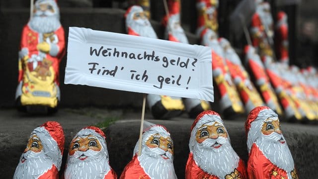 Eine rechtliche Grundlage für den Anspruch auf Weihnachtsgeld gibt es nicht.