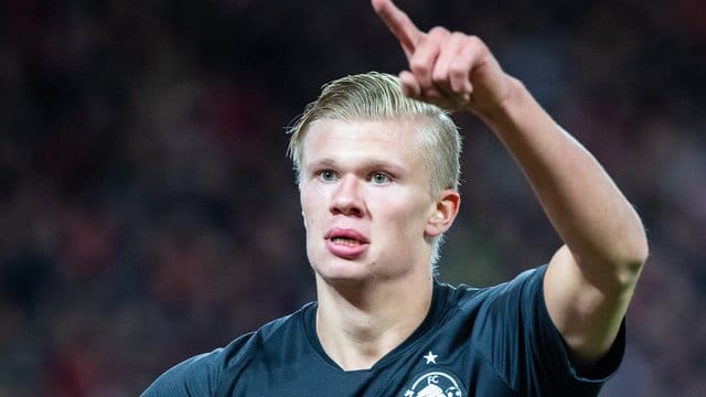 Torjäger Erling Haaland soll RB Salzburg gegen Klopps Liverpooler zum Erfolg schießen. Torjäger Erling Haaland soll RB Salzburg gegen Klopps Liverpooler zum Erfolg schießen.