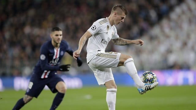 Setzt im letzten Königsklassen-Gruppenspiel aus: Reals Toni Kroos (r). Setzt im letzten Königsklassen-Gruppenspiel aus: Reals Toni Kroos (r).