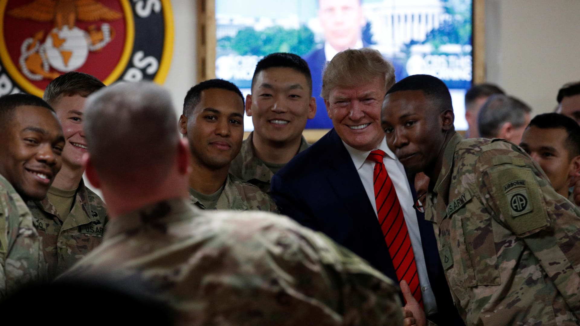 Donald Trump bei Truppenbesuch in Bagram: Auch der aktuelle Präsident erhöhte die Zahl der Soldaten.