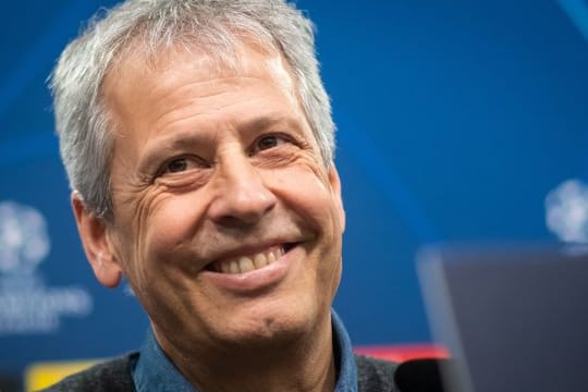 Gut gelaunt trotz drohenden Königsklassen-Aus: BVB-Coach Lucien Favre.