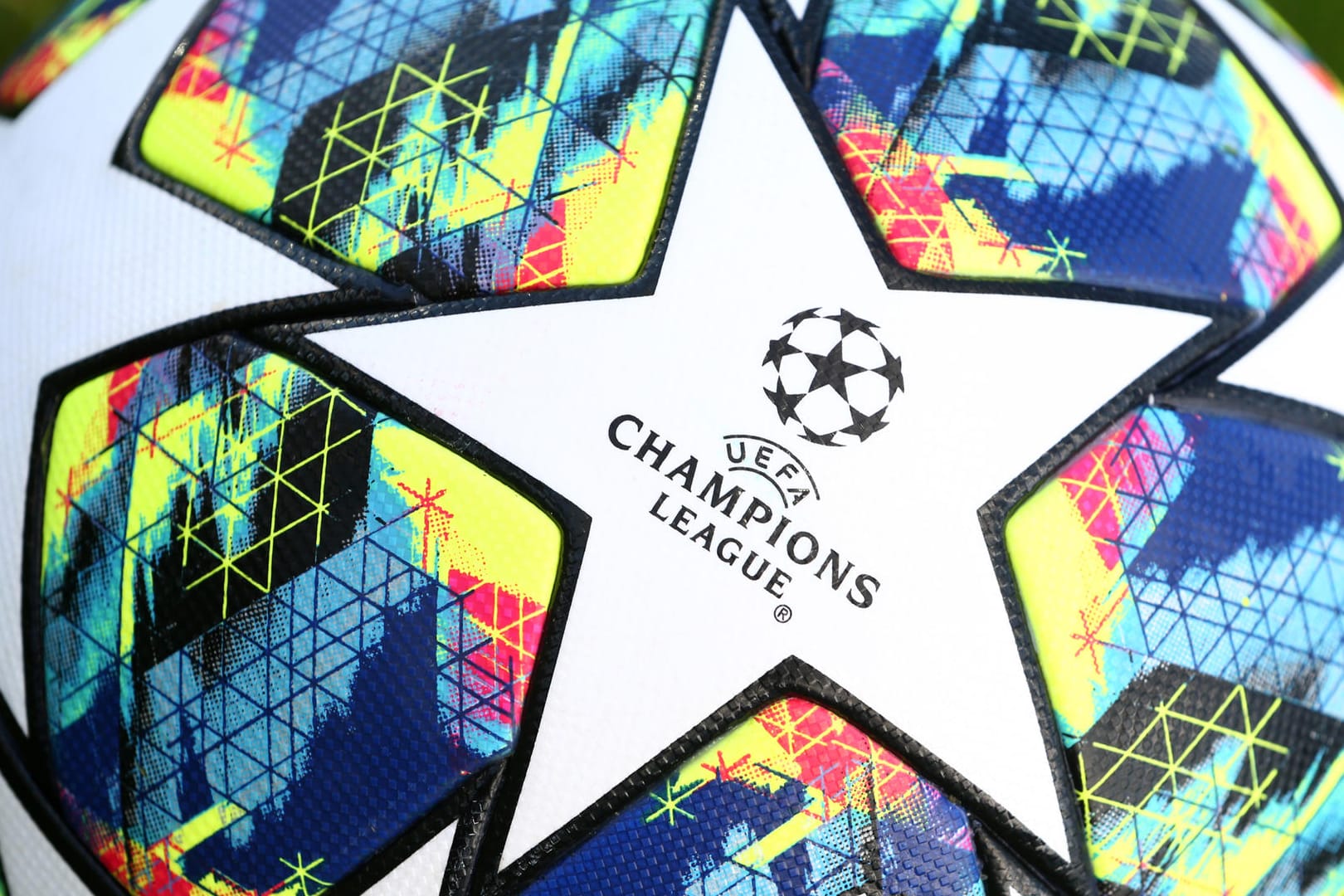 Rollt bald auch auf Amazon Prime Video: der Champions-League-Fußball.