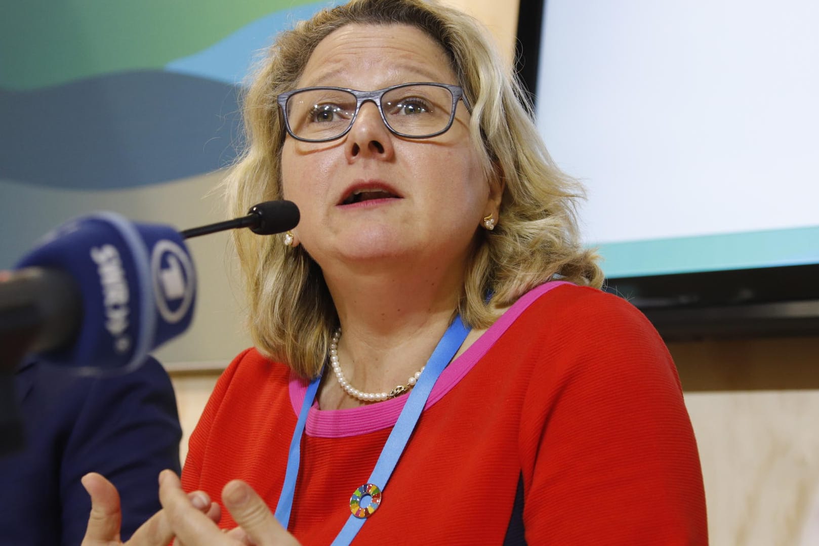 Svenja Schulze auf der 25. UN-Klimakonferenz in Madrid: Sie wolle mit 30 Millionen Euro die Ärmsten unterstützen.