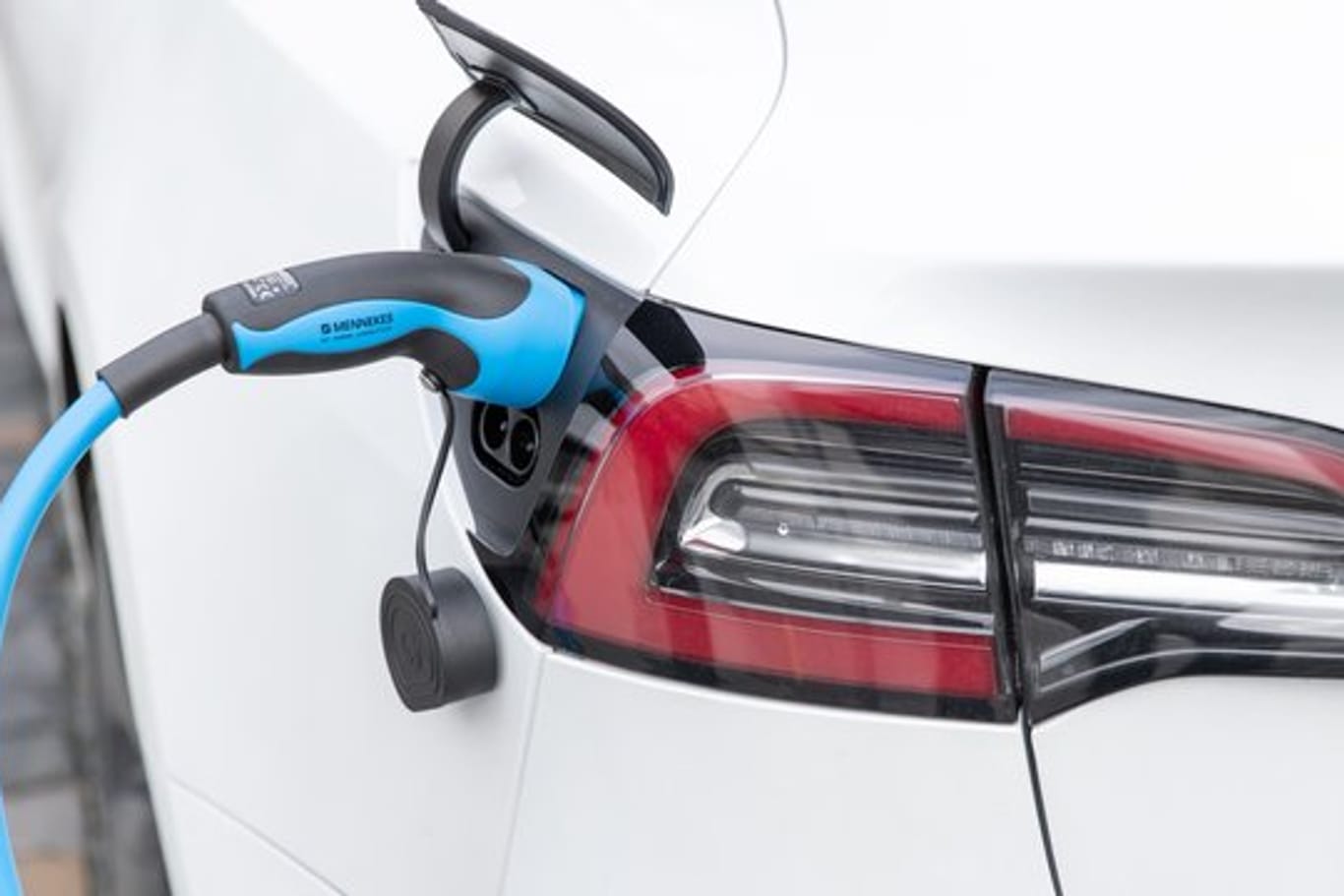 Ab 2020 könnten sogenannte CO2-Rabatte zu zusätzlichen Preisnachlässen beim Neukauf von emissionsarmen Autos führen.