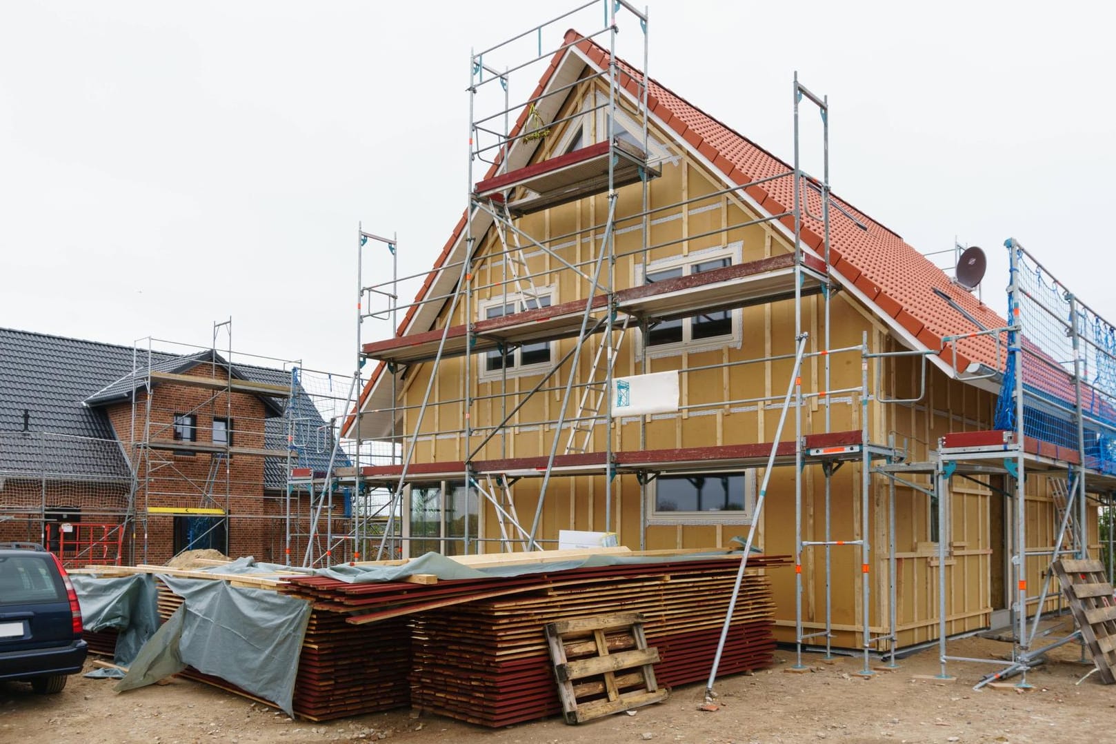 Ein Neubau in Schleswig-Holstein: In der Untersuchung der Stiftung Warentest schnitt ein einziges Institut gerade noch mit Gut ab. (Symbolbild)