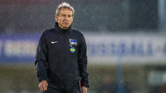 Bittet die Hertha-Profis früher als angedacht zur Wintervorbereitung: Jürgen Klinsmann. Bittet die Hertha-Profis früher als angedacht zur Wintervorbereitung: Jürgen Klinsmann.