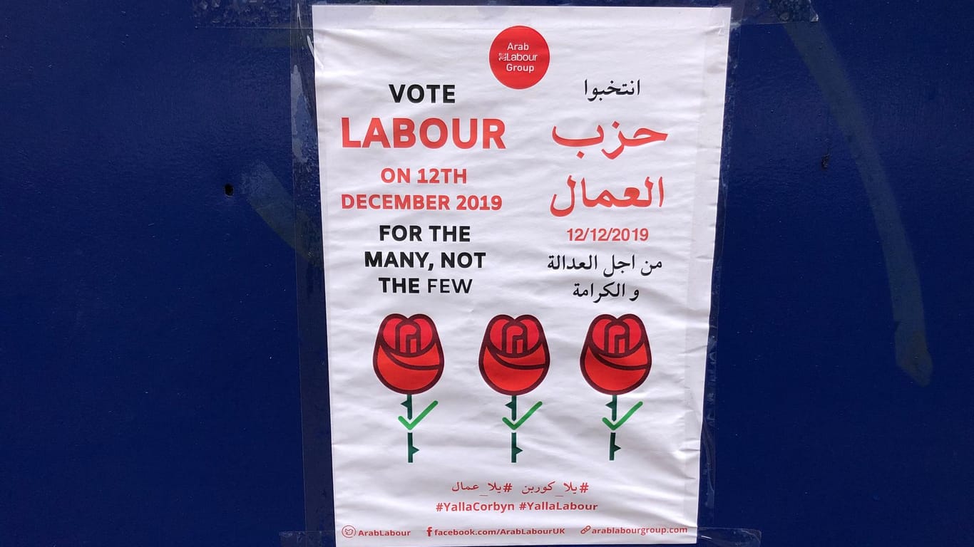 Auf der Edgware Road in London: Ein Wahlaufruf für die Labour-Partei auf Englisch und Arabisch. Wahlwerbung der Konservativen findet man in diesem multikulturellen Bezirk Londons nicht.