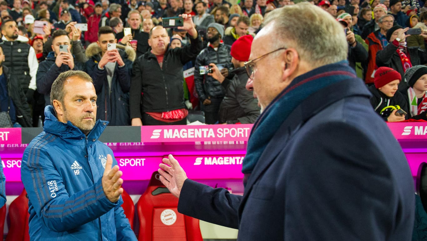 Gehen sie gemeinsam in die Zukunft oder nicht? Bayerns Interimstrainer Hansi Flick (l.) und FCB-Boss Karl-Heinz Rummenigge.