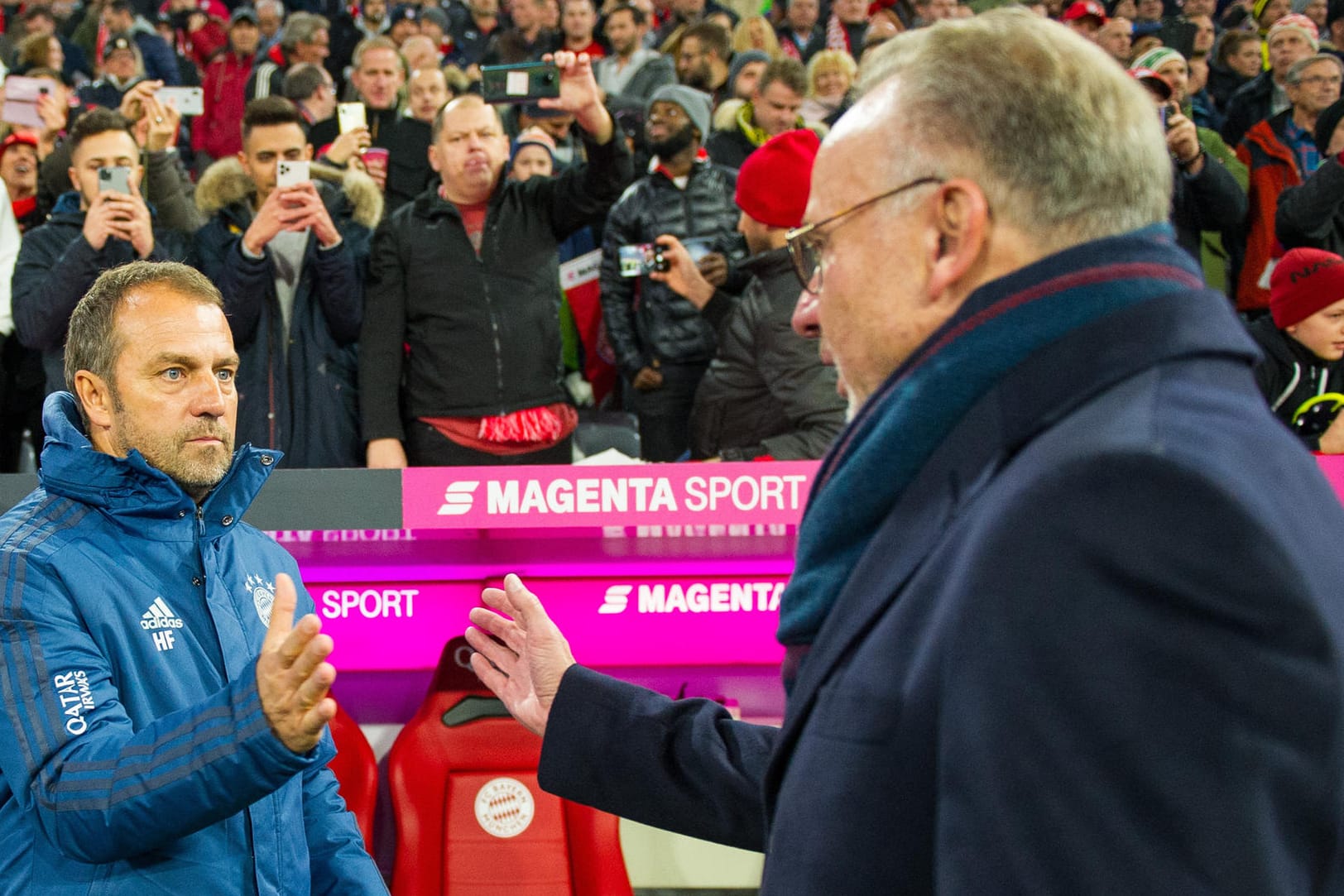 Gehen sie gemeinsam in die Zukunft oder nicht? Bayerns Interimstrainer Hansi Flick (l.) und FCB-Boss Karl-Heinz Rummenigge.