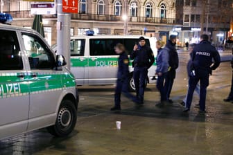 Tatort in Augsburg: Ein 49 Jahre alter Feuerwehrmann wurde hier erschlagen. Der Königsplatz wird als Kriminalitätsbrennpunkt videoüberwacht.