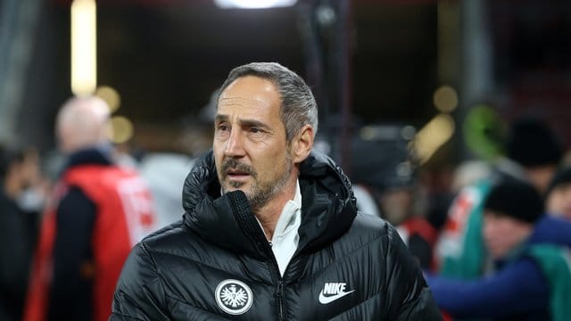 Der Frankfurter Trainer Adi Hütter hofft auf ein Erfolgserlebnis.