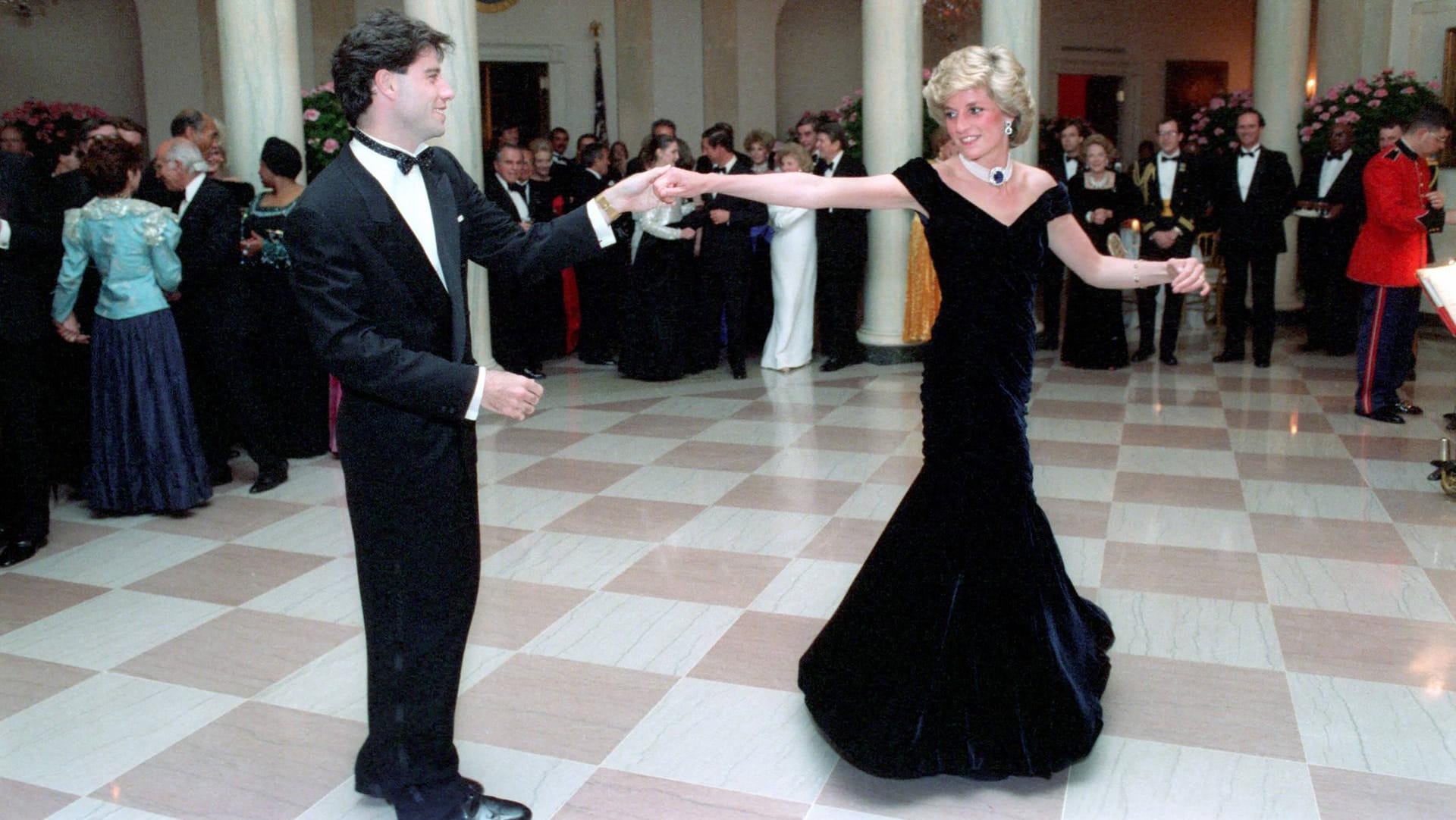 Prinzessin Diana und John Travolta: Sie wirbelten im Weißen Haus gemeinsam über die Tanzfläche.