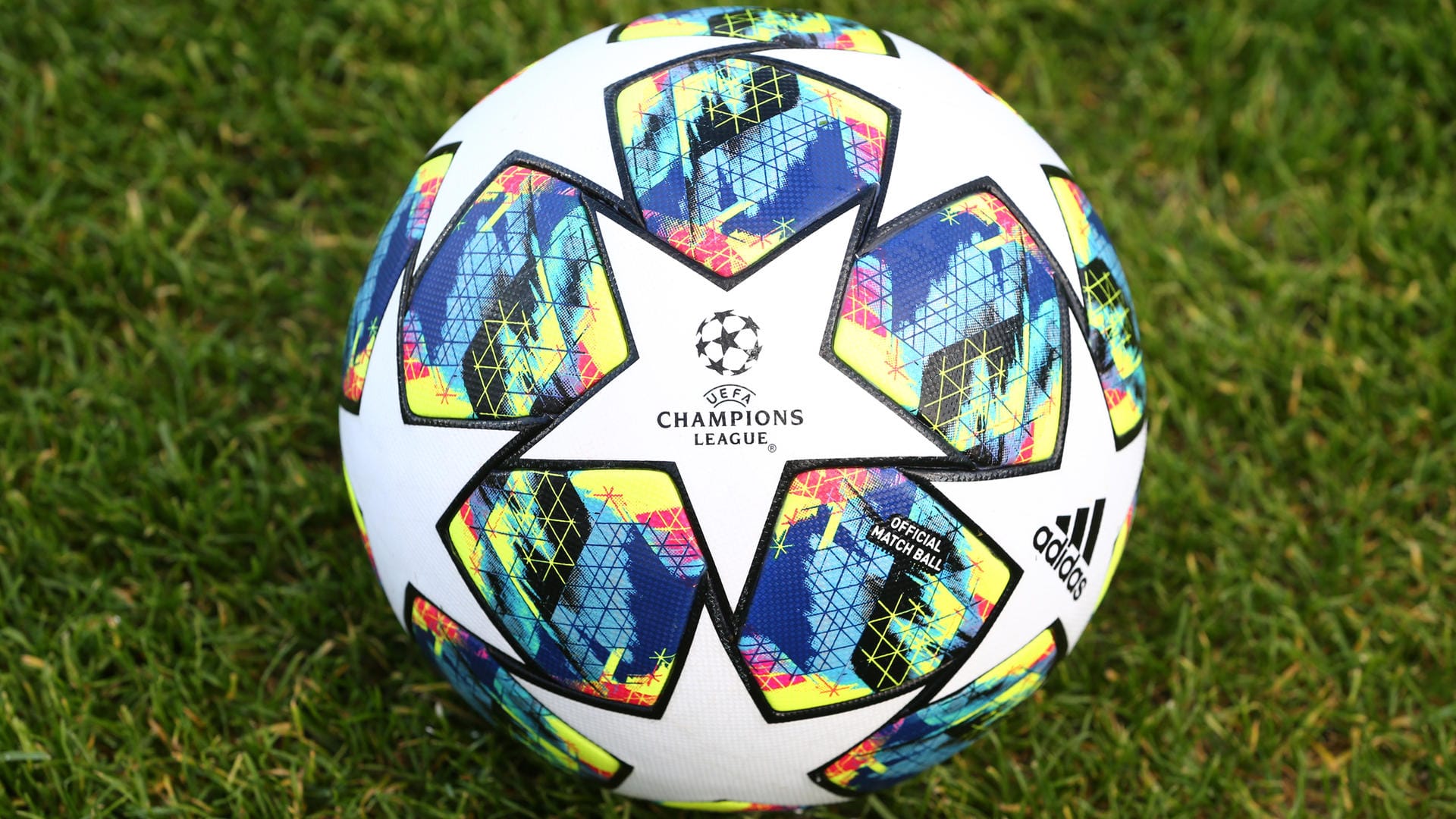 Rollt bald nicht mehr bei Sky: der Champions-League-Ball.