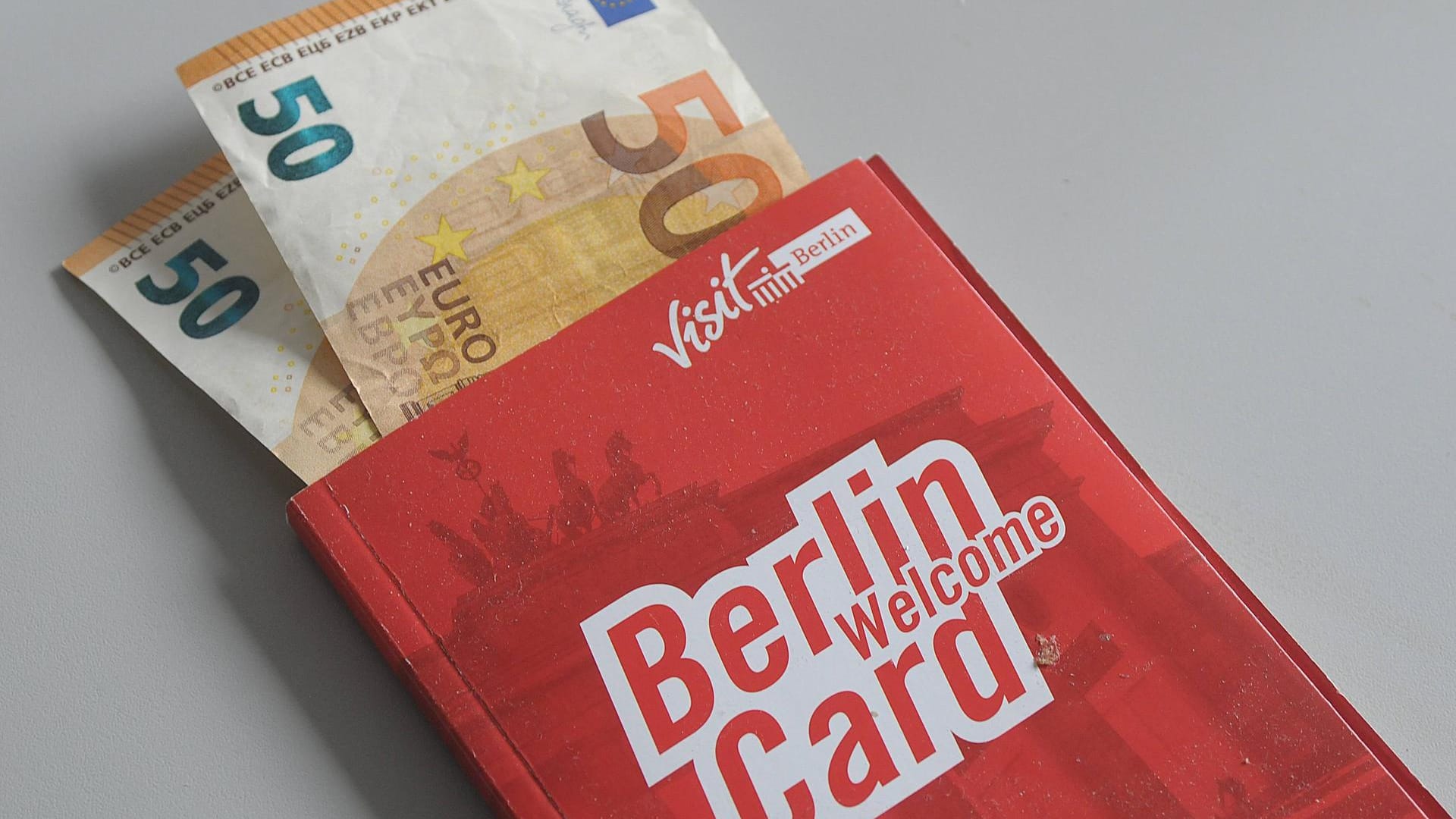 Die Berlin-Welcome-Card: Das Touristenticket bietet Reisenden Rabatte für verschiedene Sehenswürdigkeiten, sowie eine Fahrkarte für alle öffentlichen Verkehrsmittel.