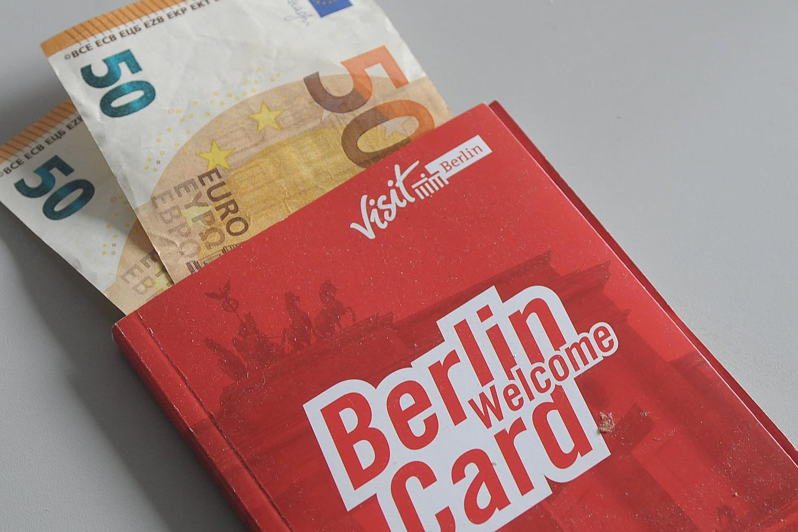 Die Berlin-Welcome-Card: Das Touristenticket bietet Reisenden Rabatte für verschiedene Sehenswürdigkeiten, sowie eine Fahrkarte für alle öffentlichen Verkehrsmittel.