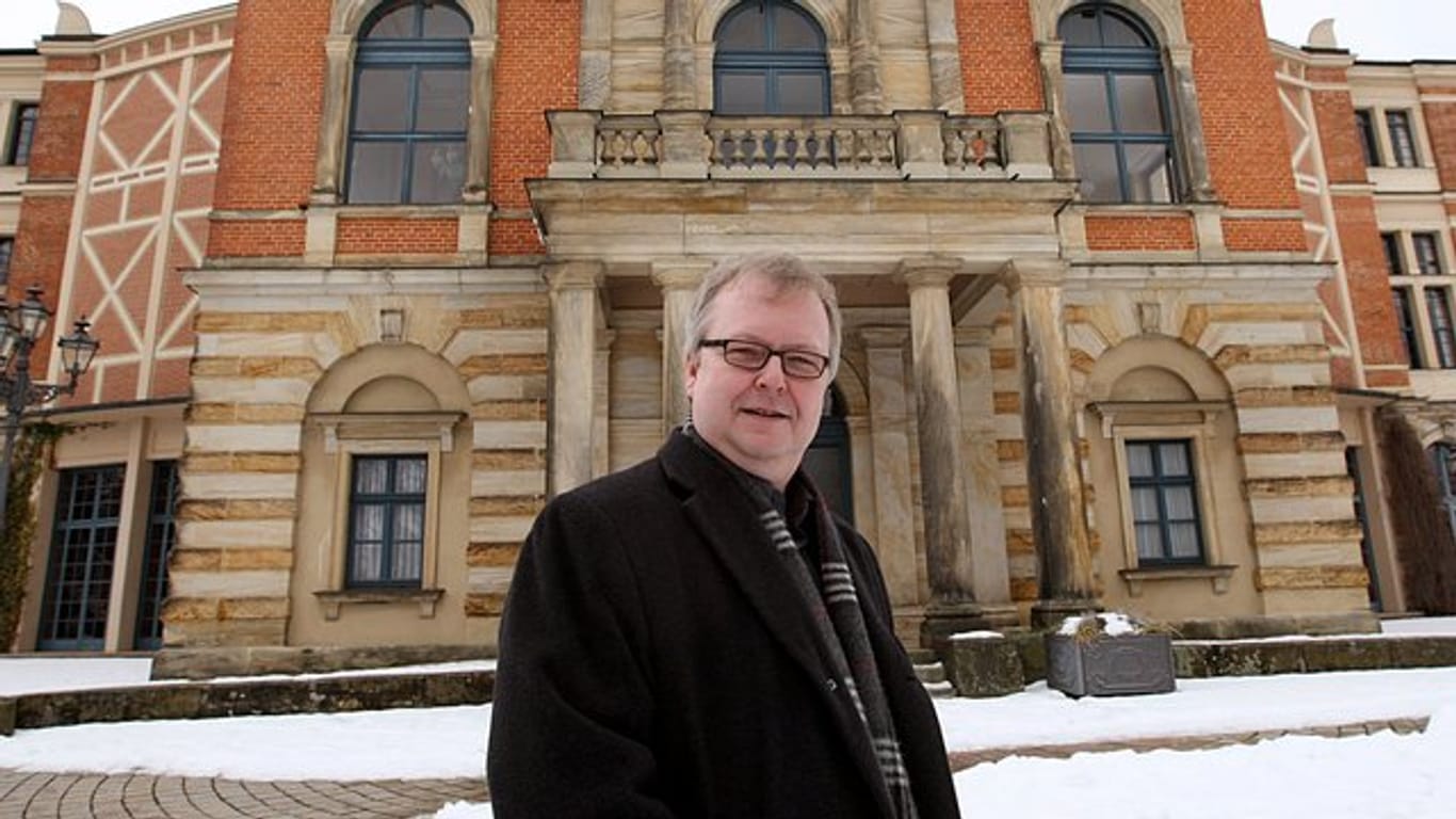 Peter Emmerich, Sprecher der Bayreuther Festspiele, ist im Alter von 61 Jahren gestorben.